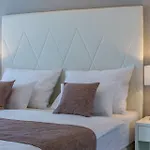 & Preelook Abbázia