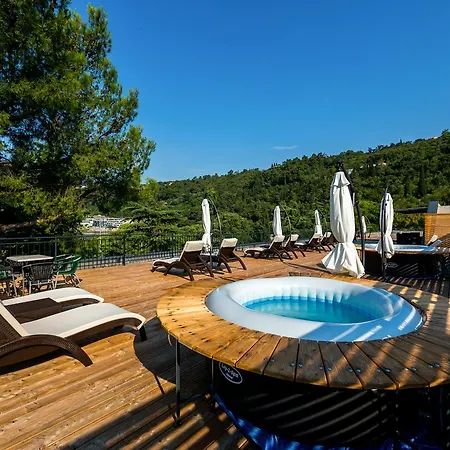 & Preelook Vendégház 4*