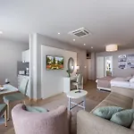 Pensión & Preelook 4*