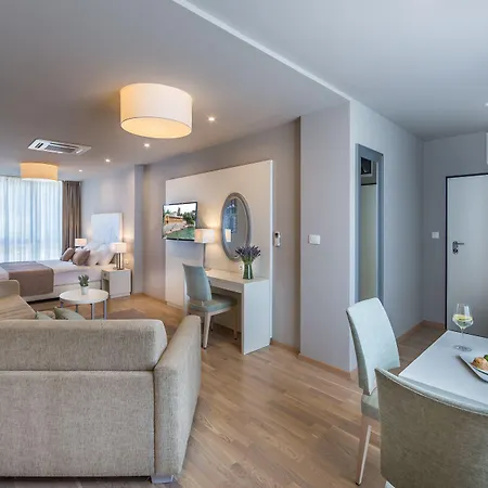 & Preelook Guest house 4*