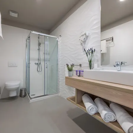 & Preelook Vendégház 4*