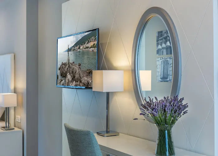 & Preelook Opatija