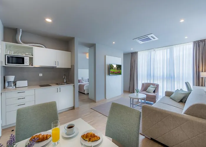 & Preelook 4* أوباتيا