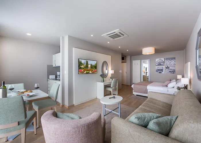 Guest house & Preelook 4*