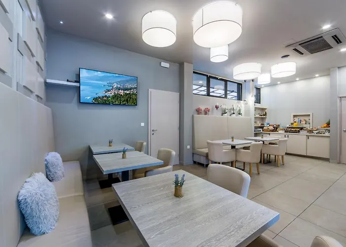 & Preelook Guest house