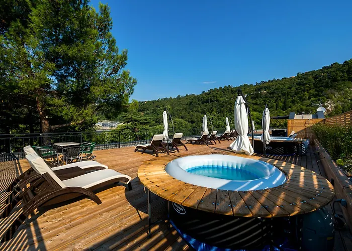& Preelook Opatija